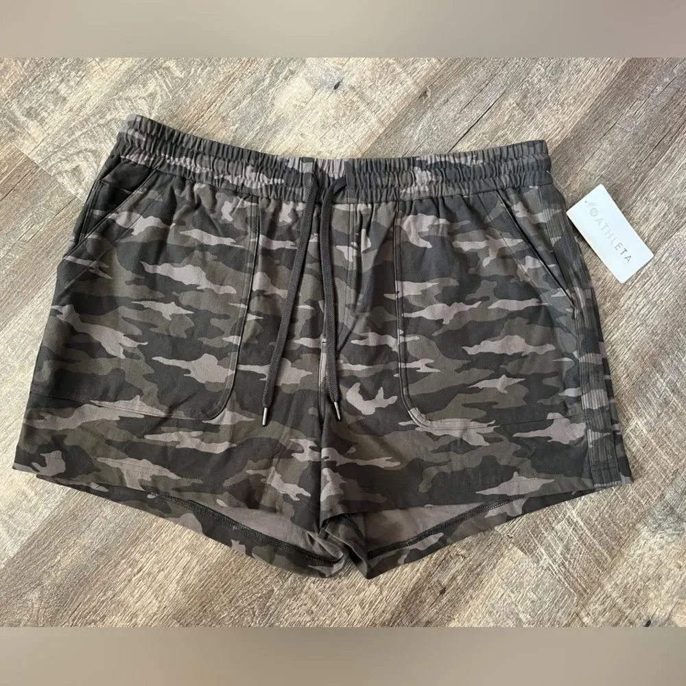 Athleta Camo Farallon Short- Size 22‎